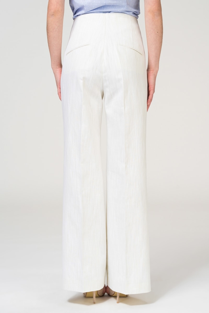 Bijele široke hlače s visokim strukom