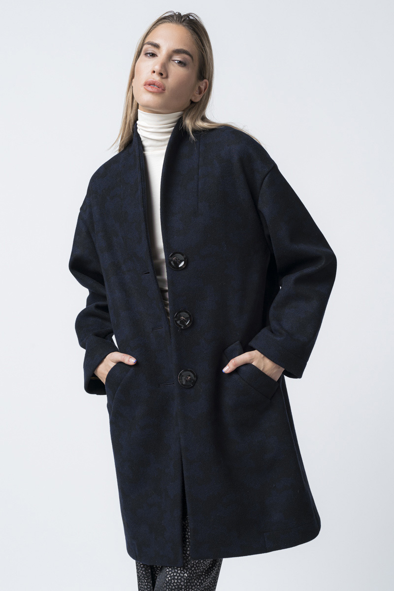 Oversized women's blue and black coat - Shop Varteks d.d.