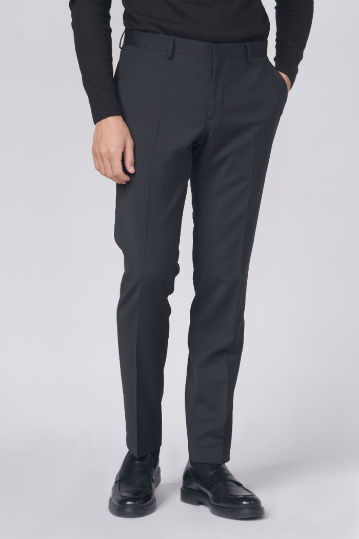 Varteks YOUNG - Crne hlače od odijela - Slim fit